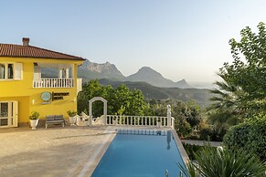 Apa Mountain Lodge