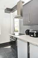Bright and Spacious 2-bed Apartment in Sutton
