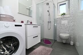 Laura apartment