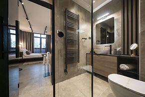 Velvet rooms & more