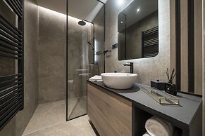 Velvet rooms & more