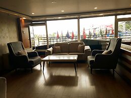 Beyaz Saray Hotel