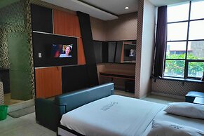 Lonari Hotel