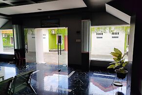 Lonari Hotel