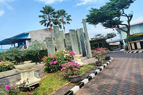 Lonari Hotel
