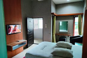 Lonari Hotel