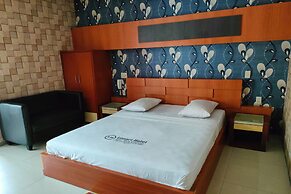 Lonari Hotel