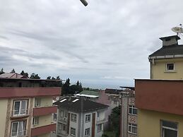 Karabina Green Apart