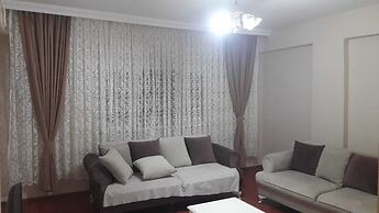 Karabina Green Apart