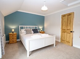 3 The Cottages