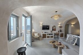 The Exotic Cave Suite