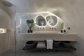 The Exotic Cave Suite