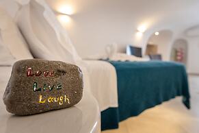 Sunborn Oia Suites