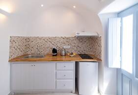 Sunborn Oia Suites