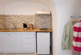 Sunborn Oia Suites