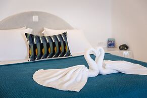 Sunborn Oia Suites
