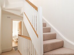 2 Alexandra Road