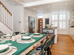 2 Alexandra Road