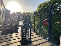 Riverbank Cottage Lake District, Double Balcony