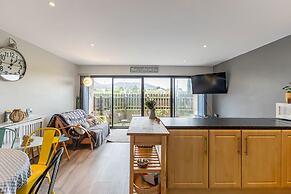 Central Apartment 3B
