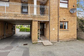 Central Apartment 3B