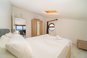 Golden Rose Suit Pension