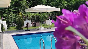 Feel & Live Hotel Villas Restaurant