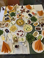 Feel & Live Hotel Villas Restaurant