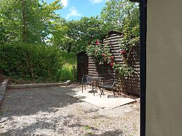 Sea View 1-bed Cottage With Private Garden
