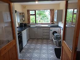 Sea View 1-bed Cottage With Private Garden