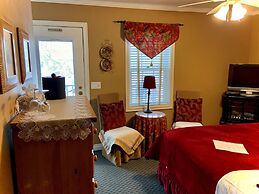 WeatherPine Inn