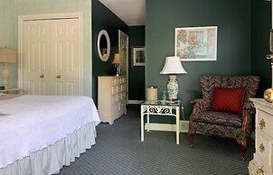 WeatherPine Inn