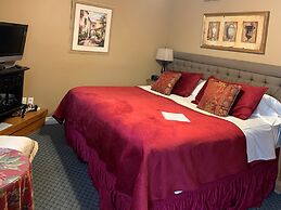 WeatherPine Inn