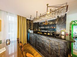 Triana Hotel