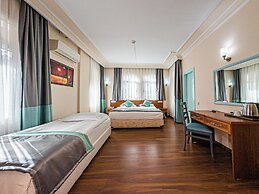 Triana Hotel