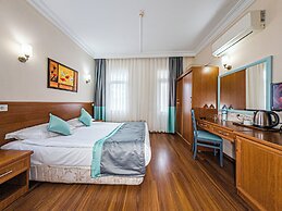 Triana Hotel