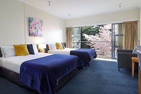 Saxton Lodge