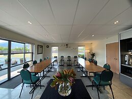Saxton Lodge