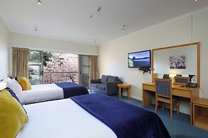 Saxton Lodge