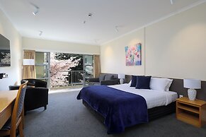 Saxton Lodge