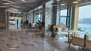 Grand Bay View Hotel