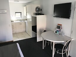 Palms Motel