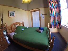 Bazil's Hostel & Surf School