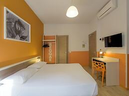 Sure Hotel by Best Western Nologo