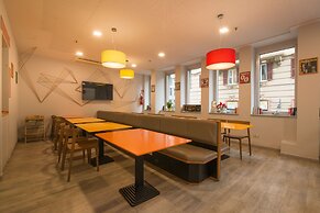 Sure Hotel by Best Western Nologo