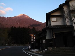 Yufuin Country Road Youth Hostel