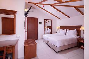 Avalon Palace Hotel
