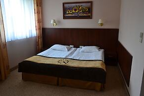 Boutique Hotel's Kwiska / Legnicka