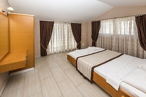 Diana Residence