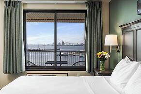 Park Point Marina Inn